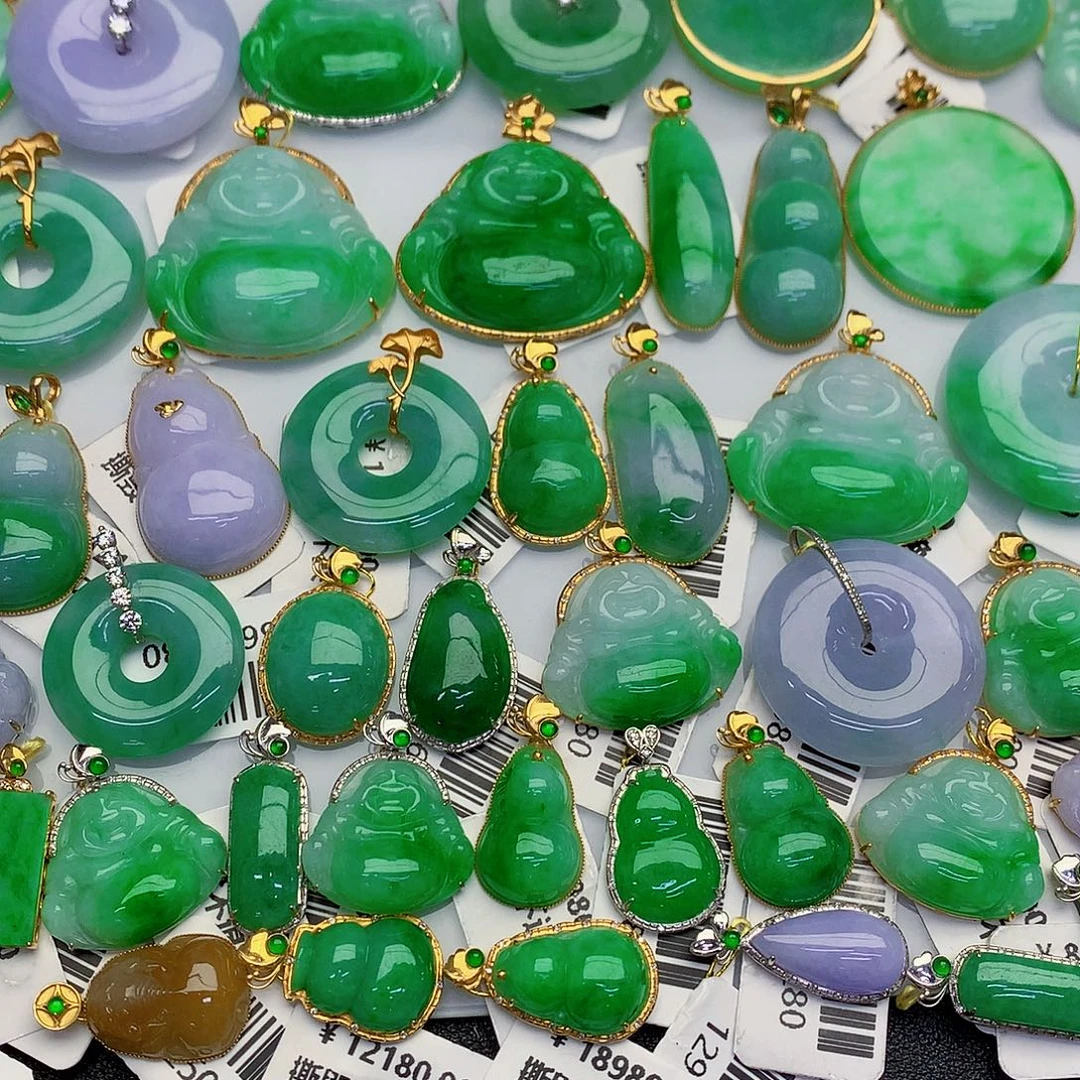 翡翠18K金镶嵌颈饰