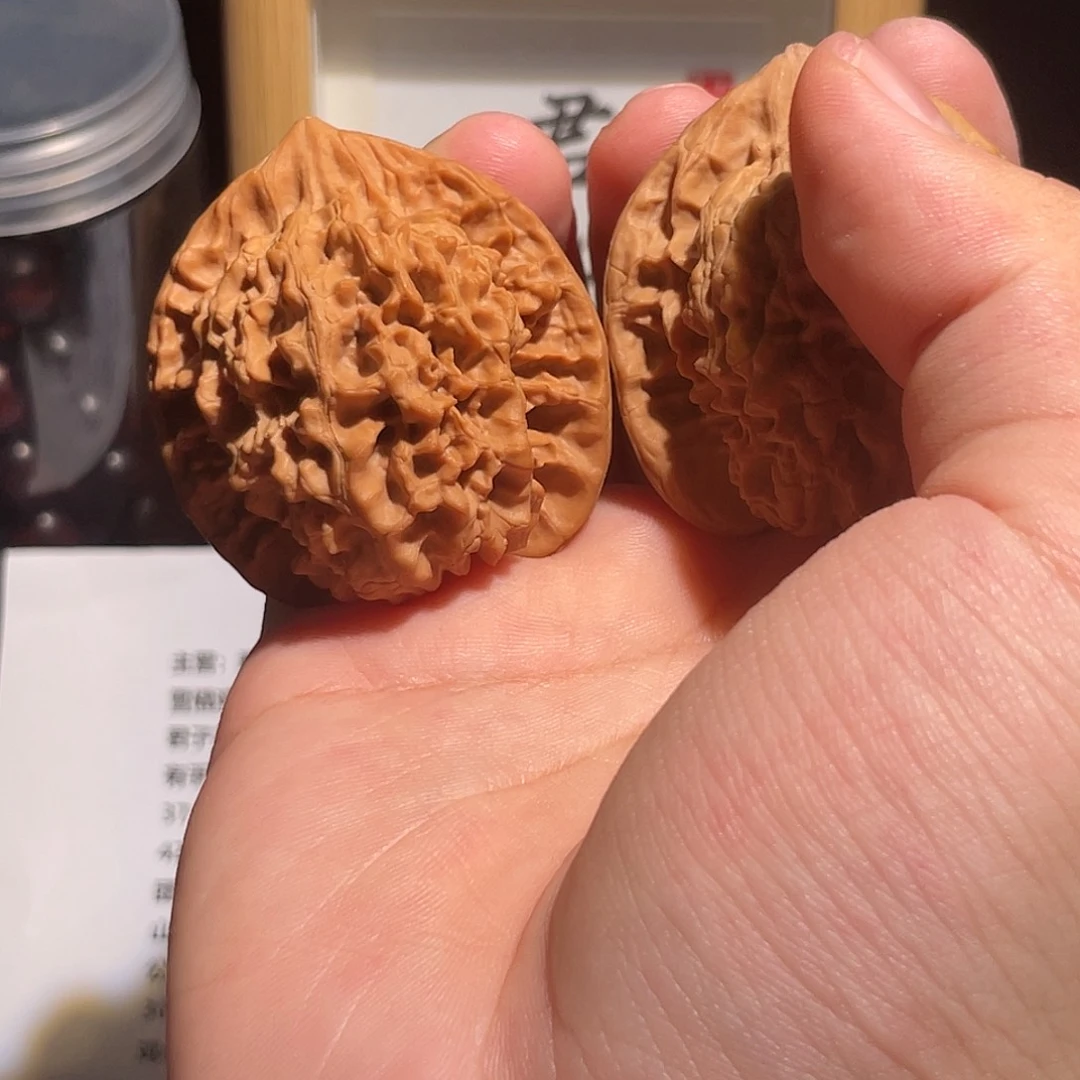 文玩核桃吊坠46微色差君子官帽全品