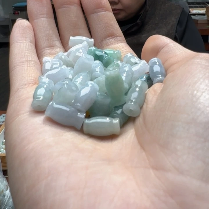 未镶嵌挂件翡翠福利10个，不包邮，拍一单邮费发货