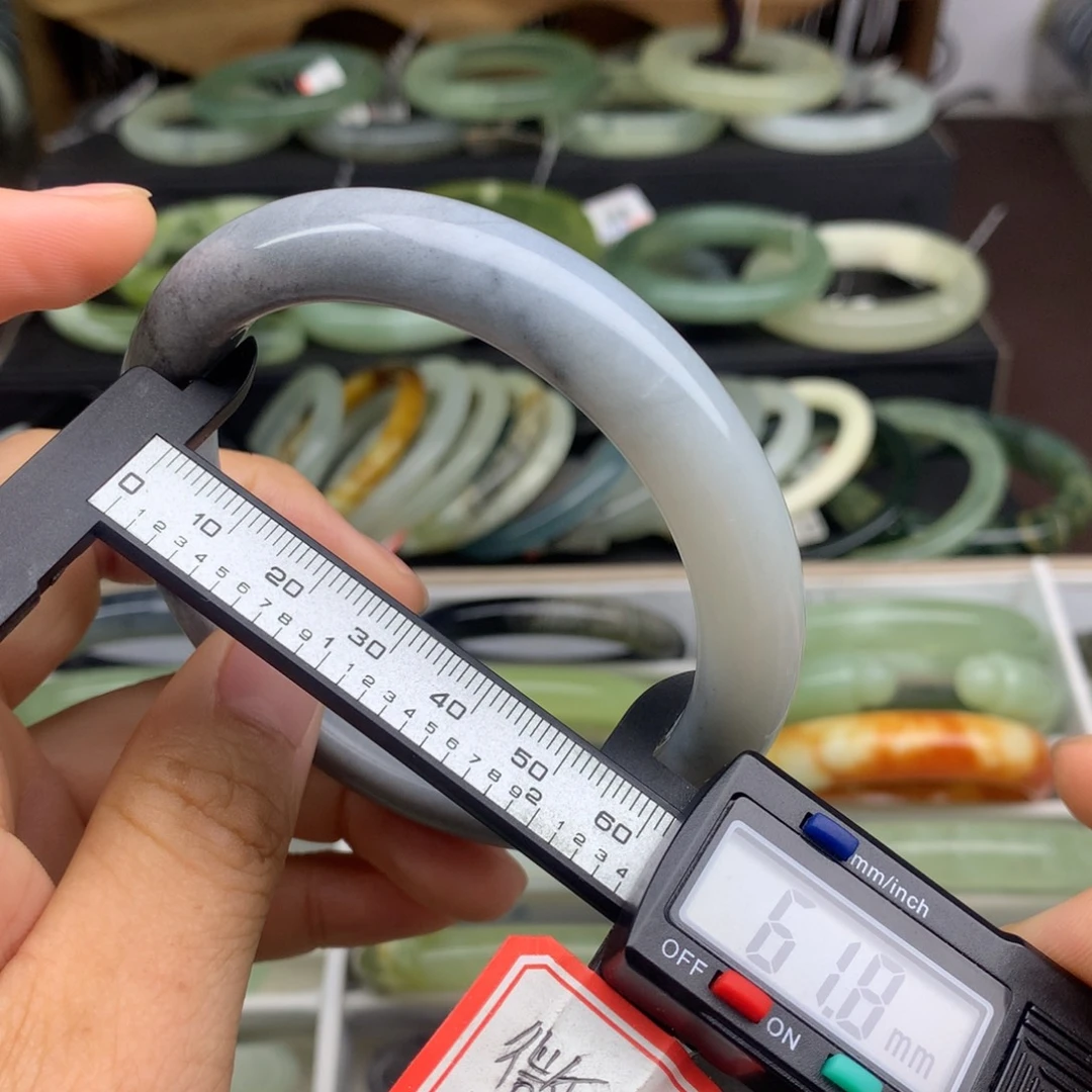蛇纹石玉未镶嵌手镯687
