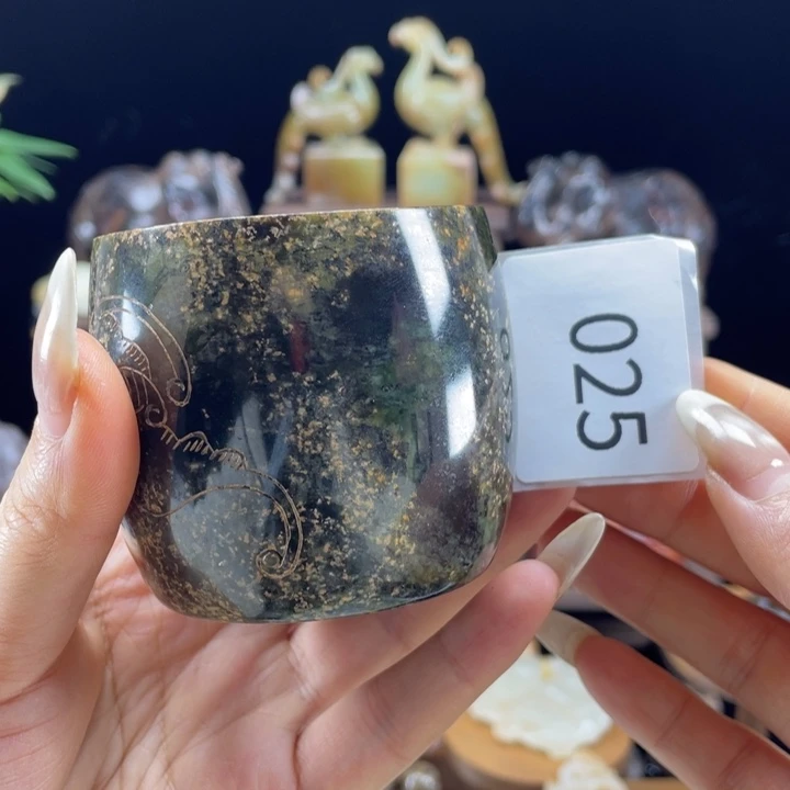 和田玉（糖玉）未镶嵌挂件