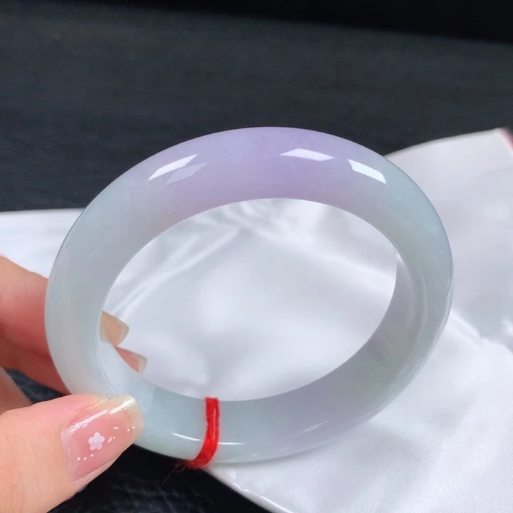 未镶嵌手镯翡翠。