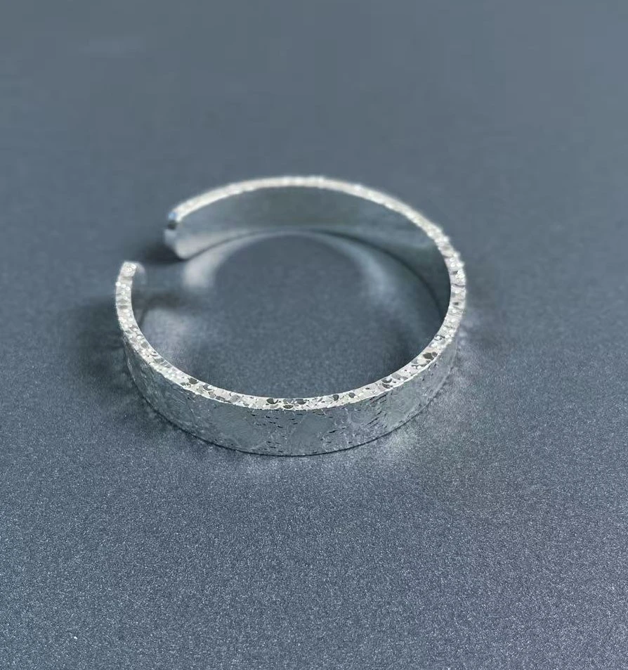 宽版碎冰冰吉言手镯  情人节礼物