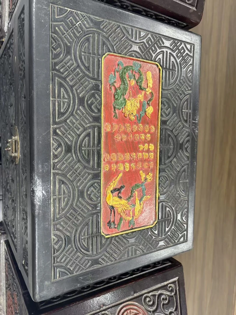 陶瓷摆件木盒箱子