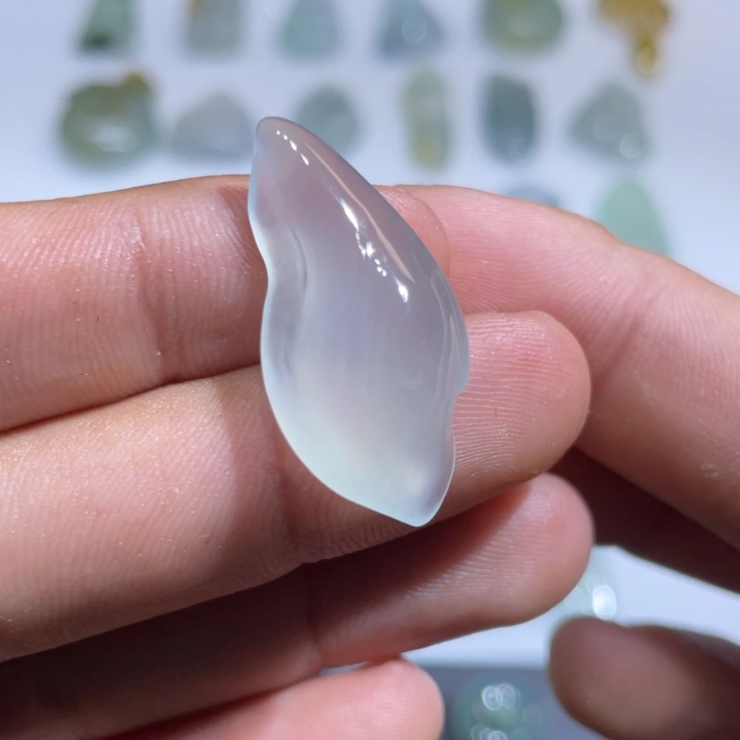 颈饰未镶嵌翡翠随形叶子