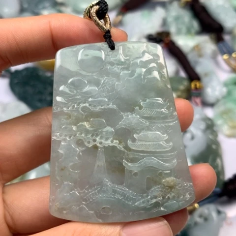 翡翠颈饰未镶嵌翡翠