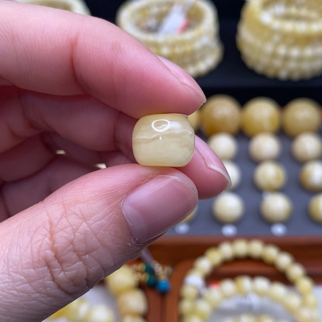 蜜蜡未镶嵌珠宝奇石12*9.8