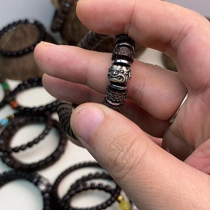 椰蒂手串悔*吞金兽隔片