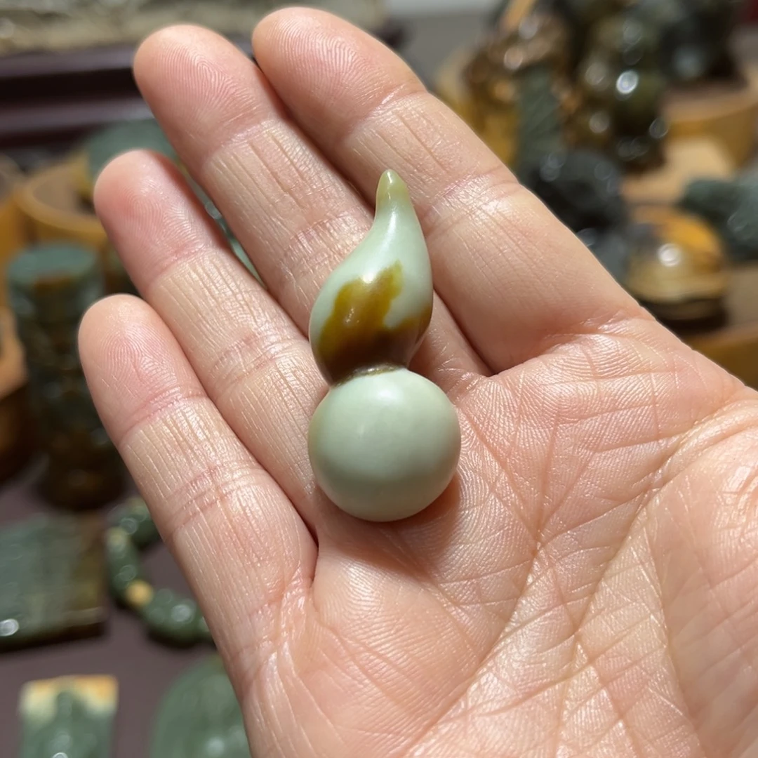 岫岩老玉（透闪石质玉）未镶嵌颈饰