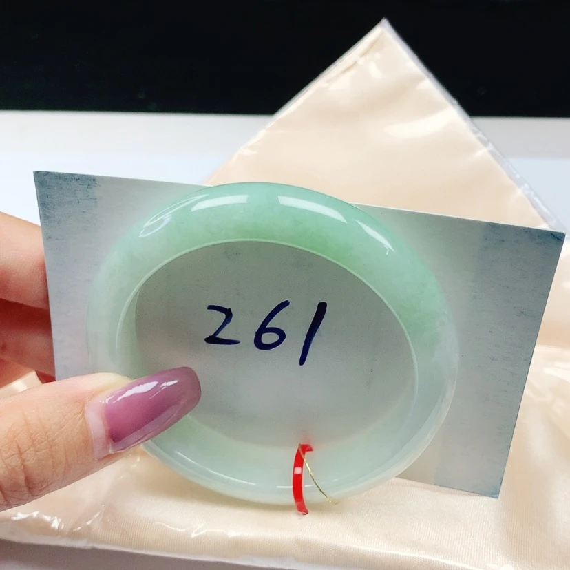 【闪购商品】翡翠手镯未镶嵌 正圈52+