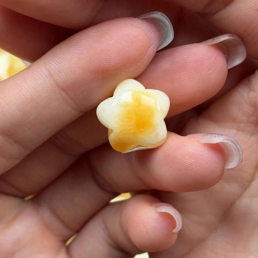 琥珀未镶嵌裸石蜜蜡