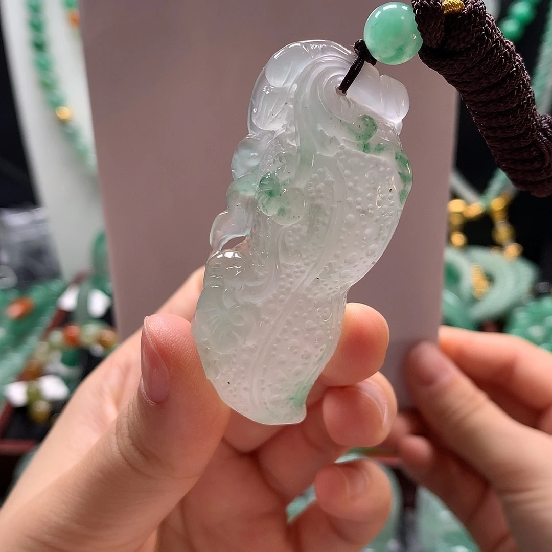 石英质玉未镶嵌吊坠