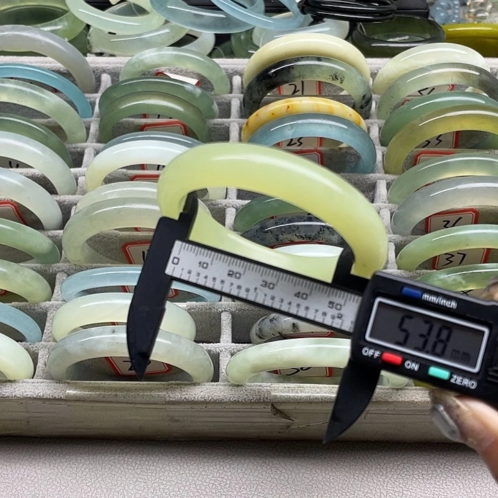 蛇纹石玉未镶嵌手镯25