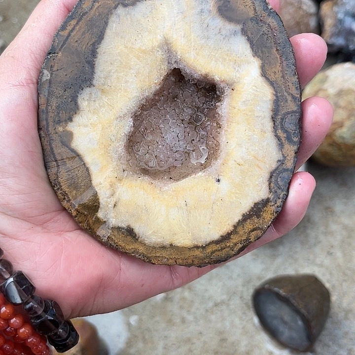 玛瑙/玉髓颈饰合金