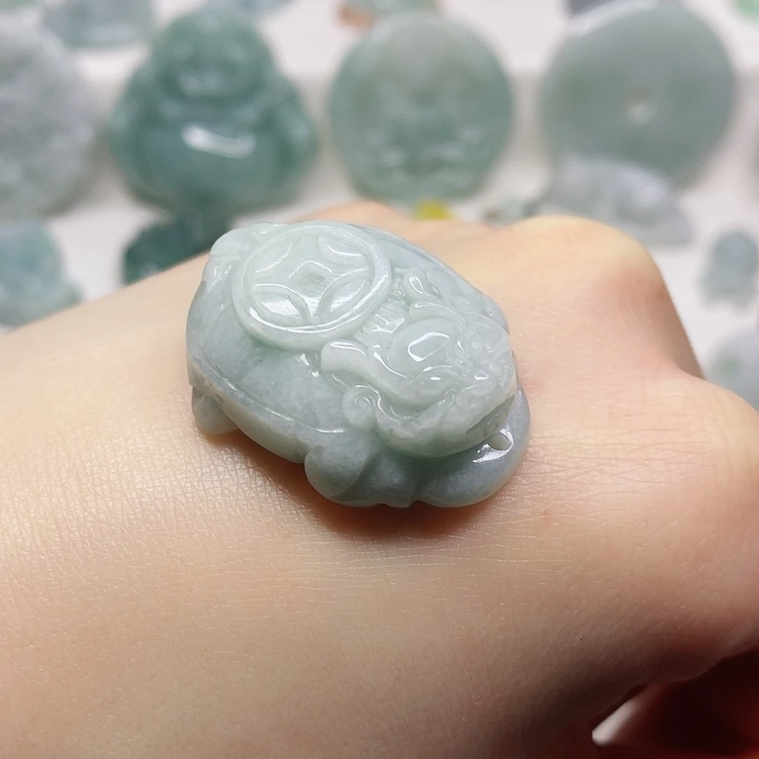 翡翠颈饰未镶嵌吊坠