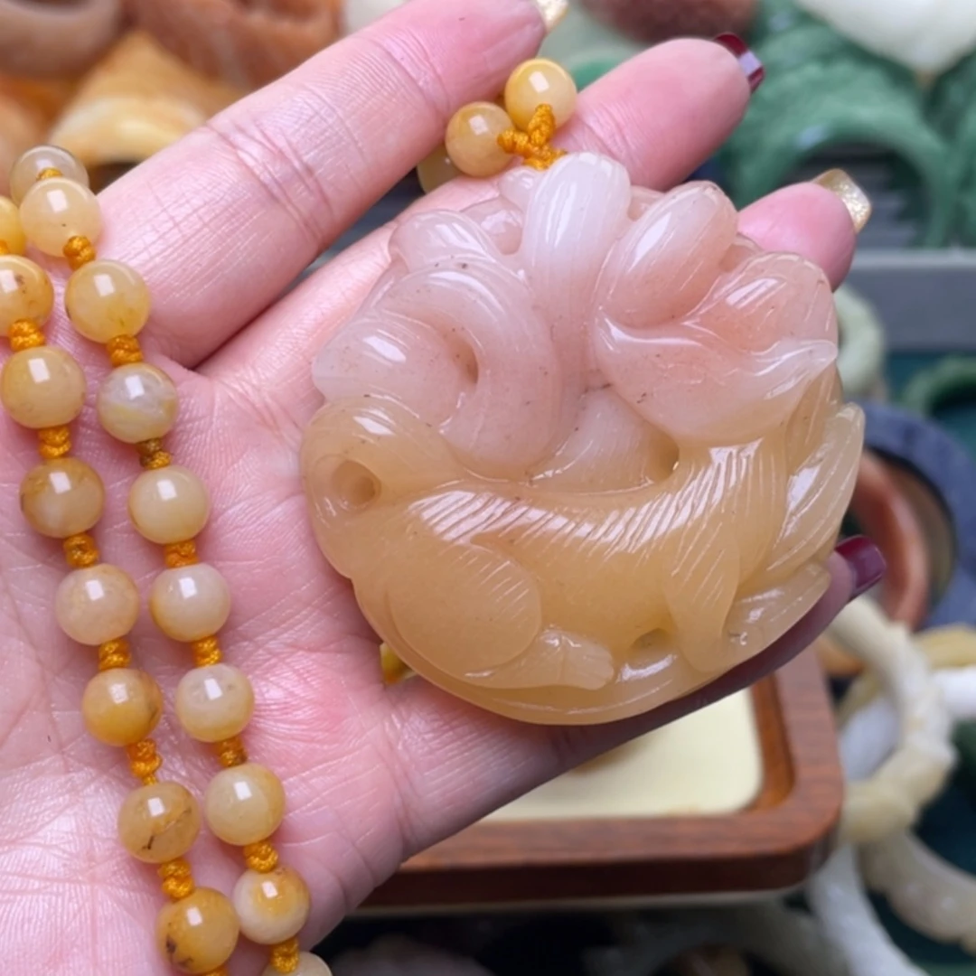 【闪购商品】颈饰未镶嵌石英质玉