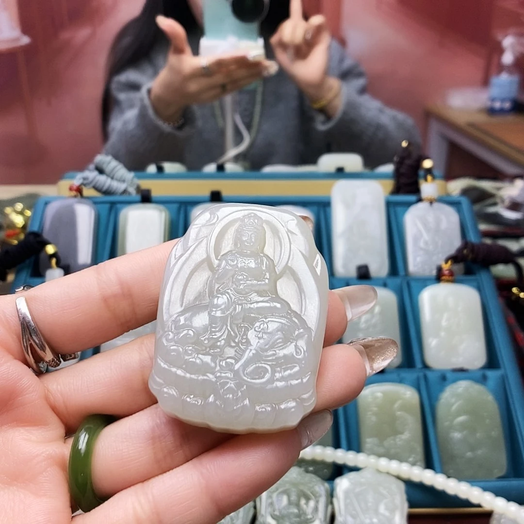 和田玉颈饰未镶嵌十****天