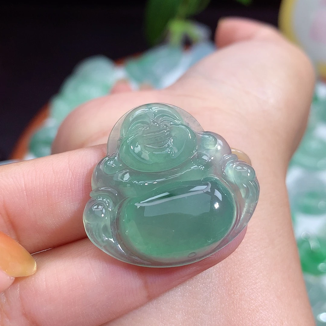 翡翠未镶嵌颈饰佛公