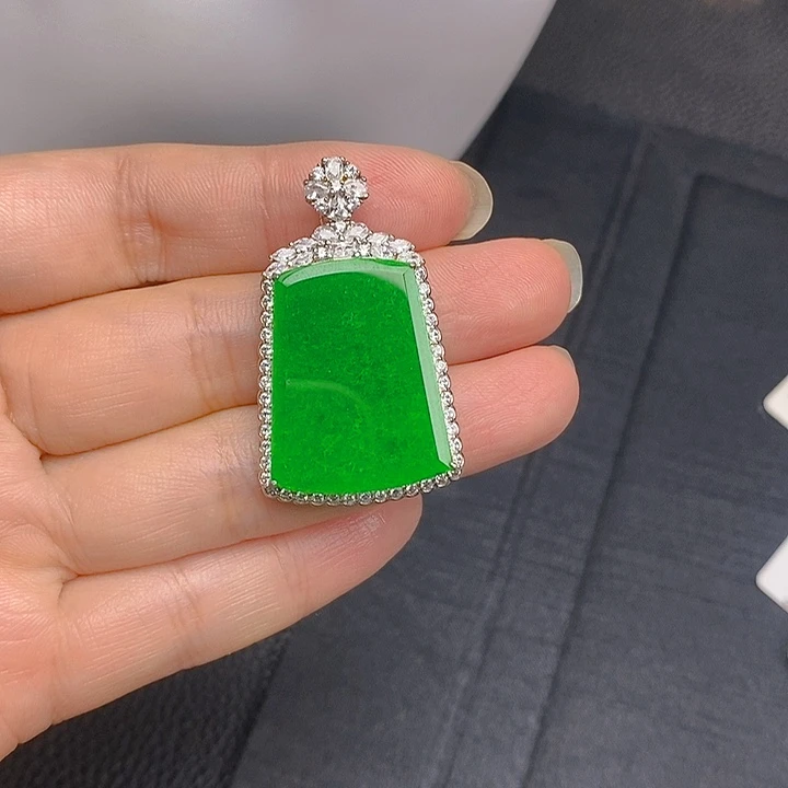甜***甜翡翠银S925镶嵌颈饰