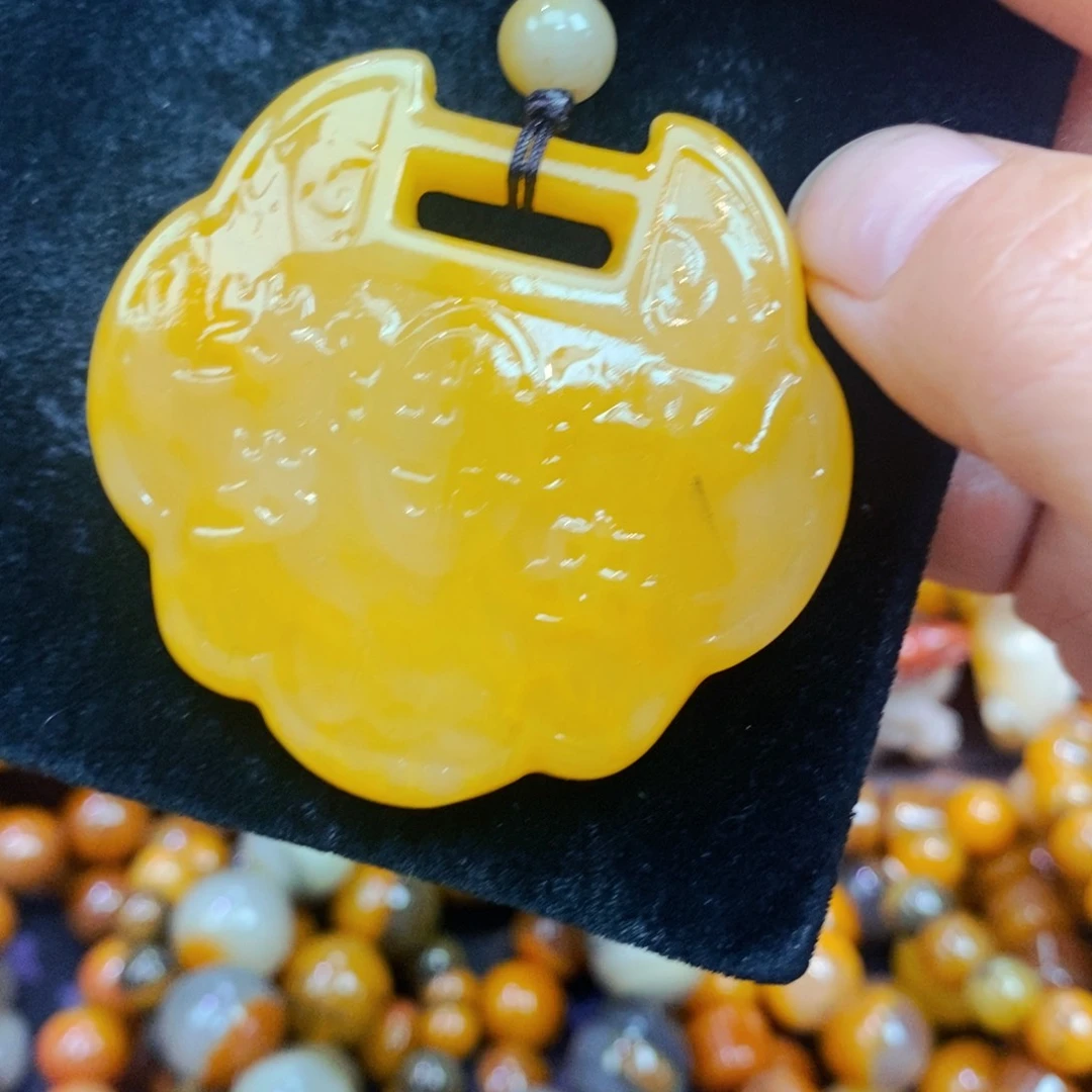 未镶嵌石英质玉（黄龙玉）吊坠(不含链)