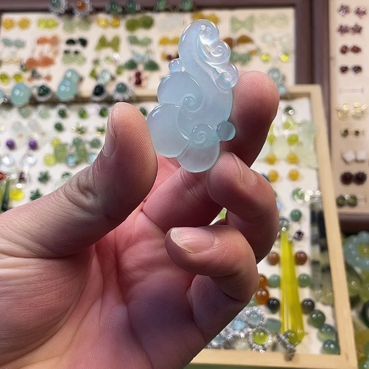 蛇纹石玉合金耳钉