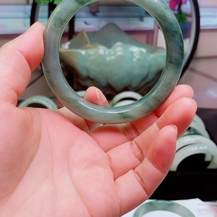 石英岩玉手镯未镶嵌11