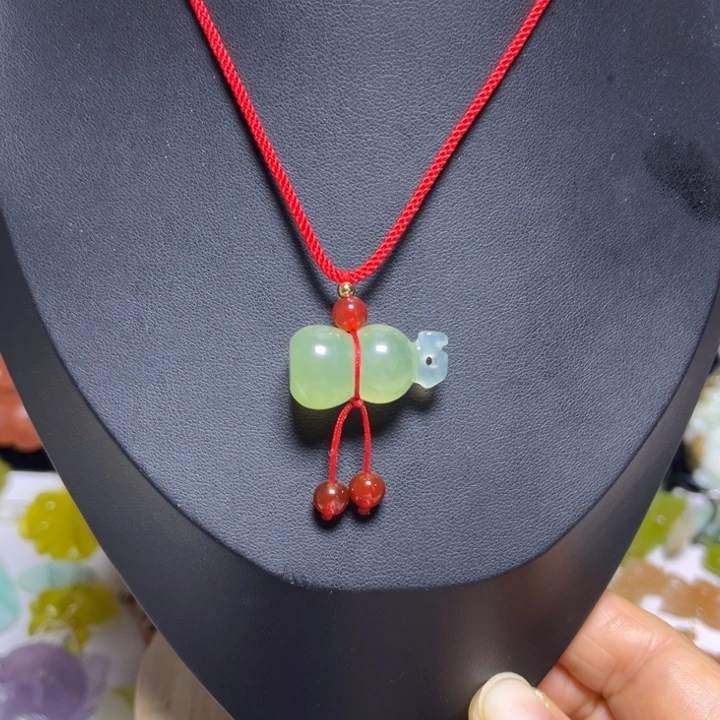 蛇纹石玉未镶嵌吊坠(赠链)