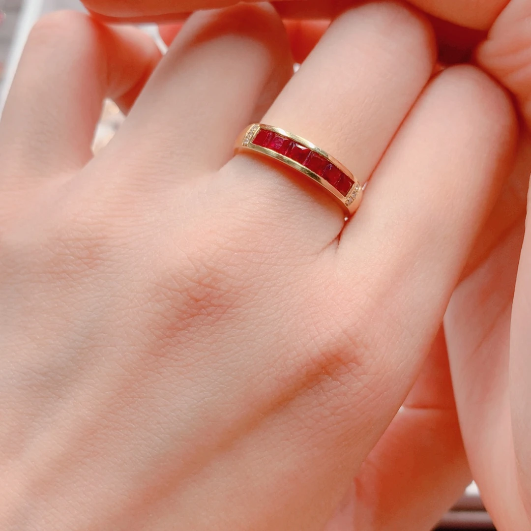 红宝石戒指18K金镶嵌
