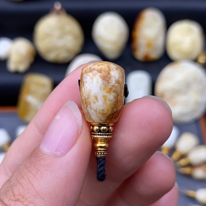 琥珀未镶嵌裸石11三通c419