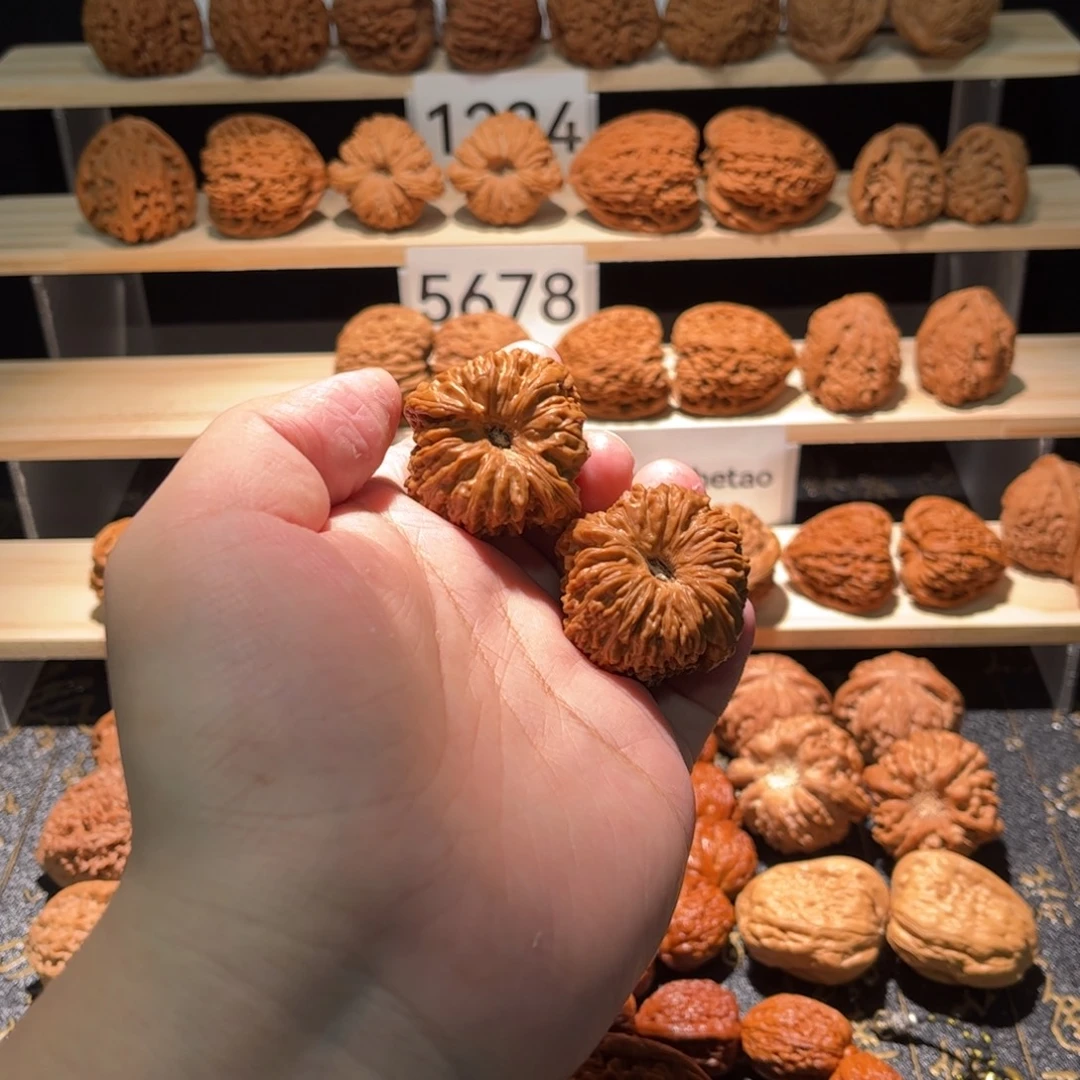 Y***礧大叶紫檀（黑酸枝木类）