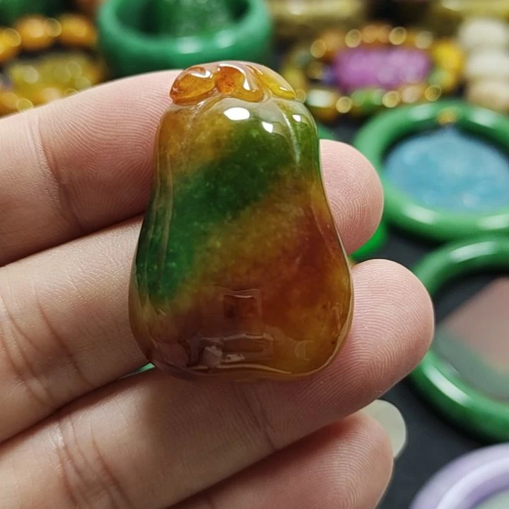 翡翠未镶嵌挂件翡翠