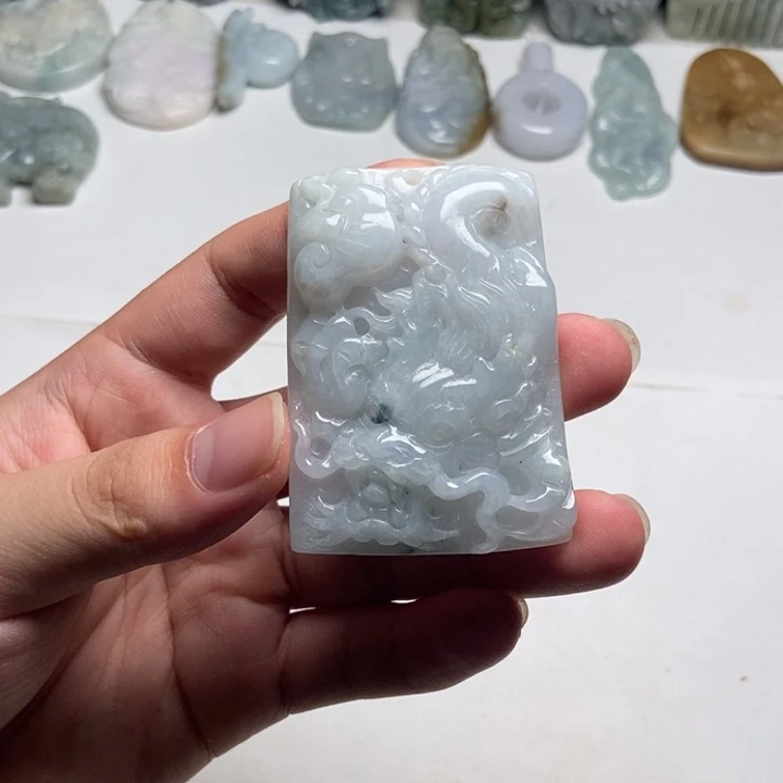 颈饰未镶嵌翡翠龙牌11