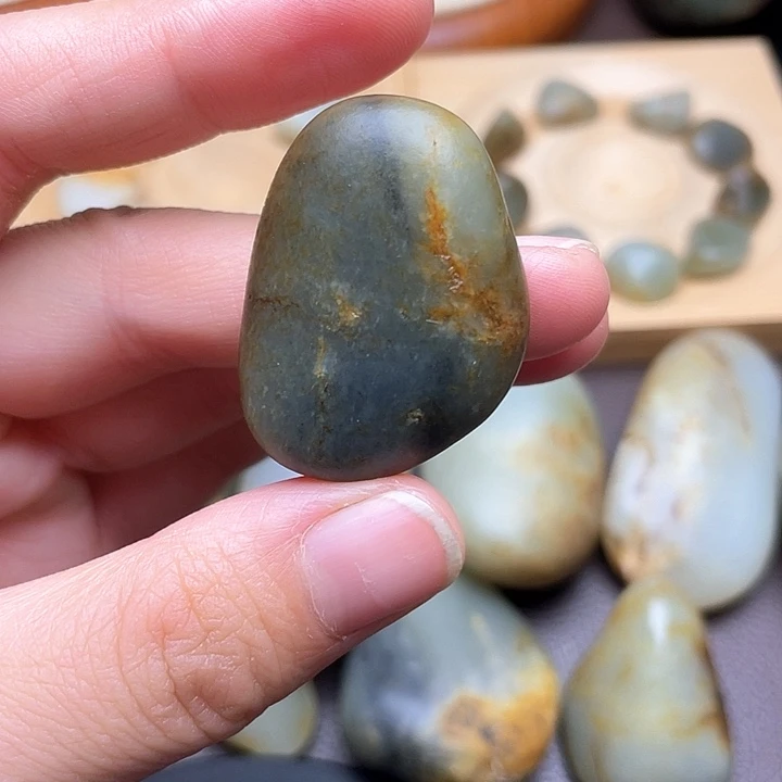 颈饰未镶嵌和田玉3