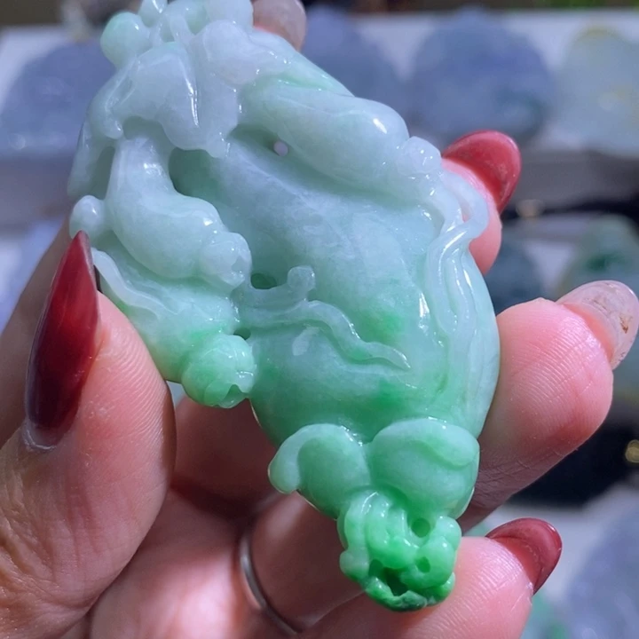 【闪购商品】翡翠未镶嵌颈饰瓜