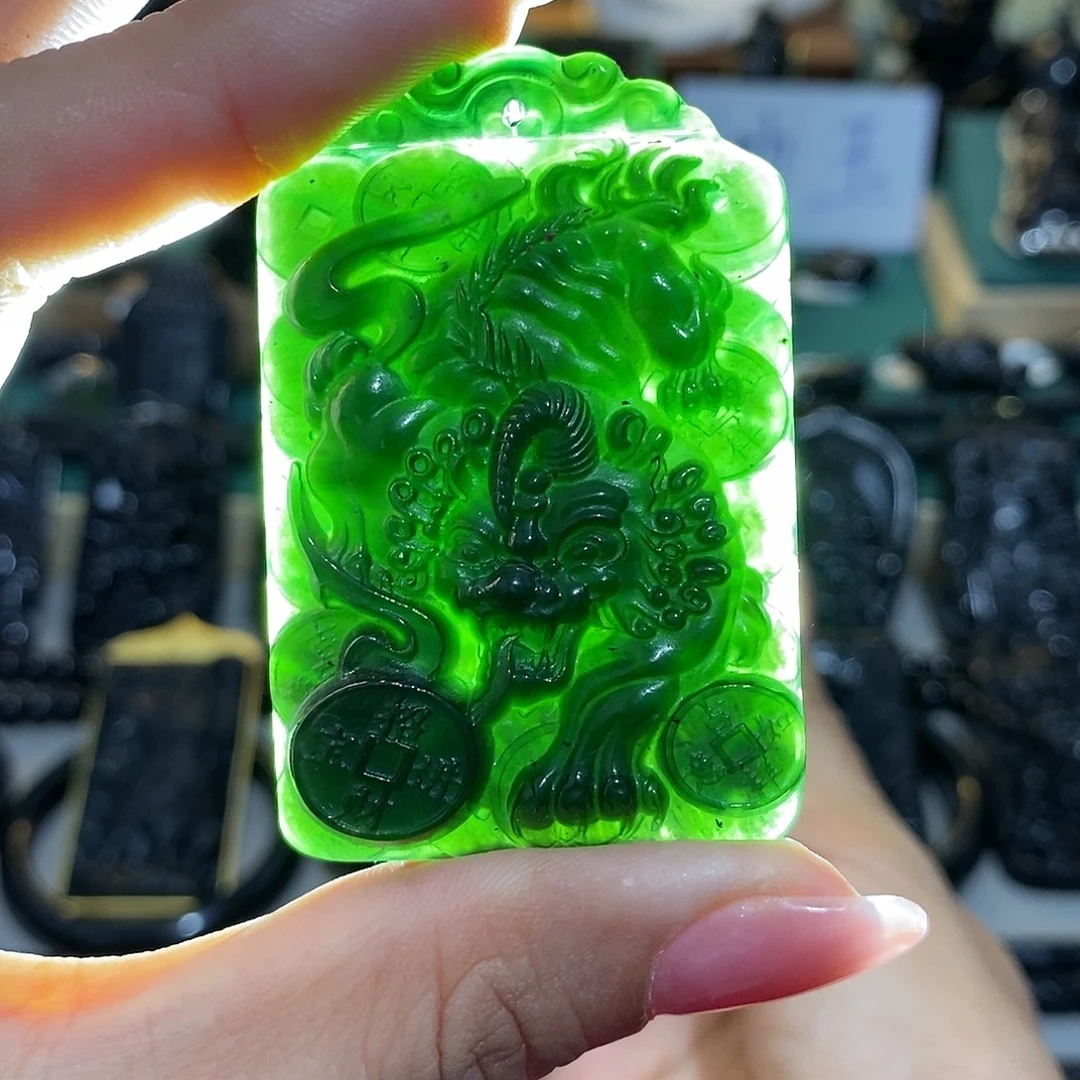 未镶嵌蛇纹石玉颈饰