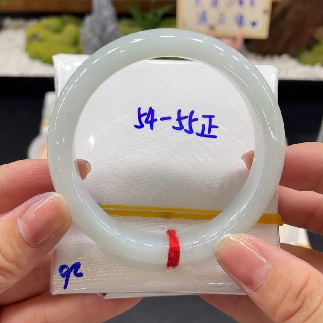 翡翠手镯未镶嵌缅甸天然翡翠