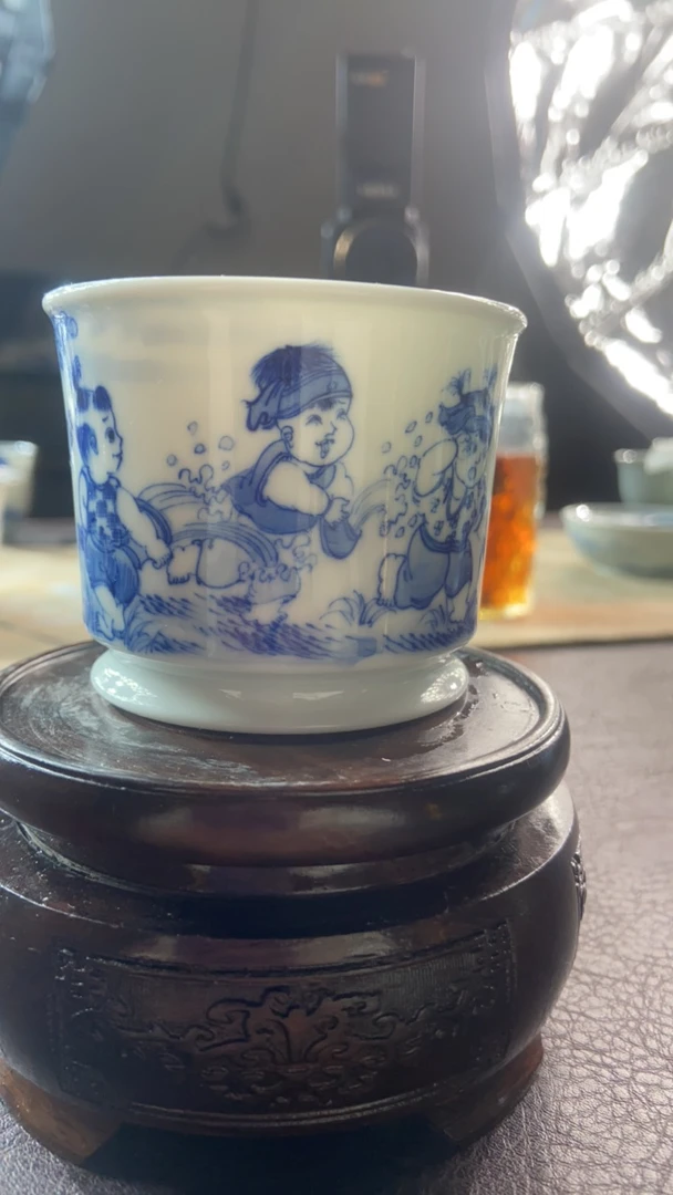 景德镇手工手绘婴戏图青花容天杯100cc容量陶瓷主人杯