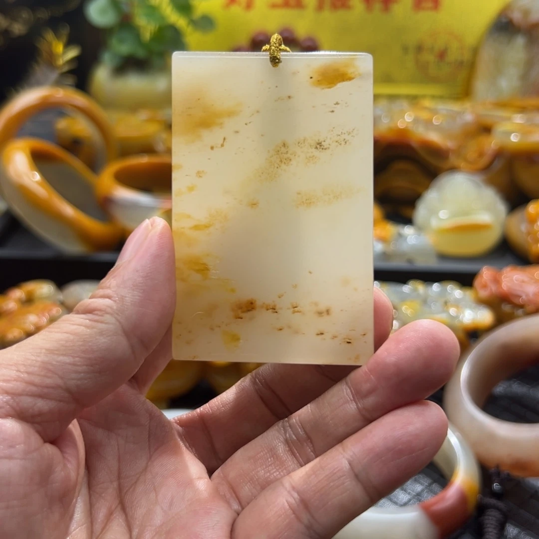 石英质玉未镶嵌颈饰