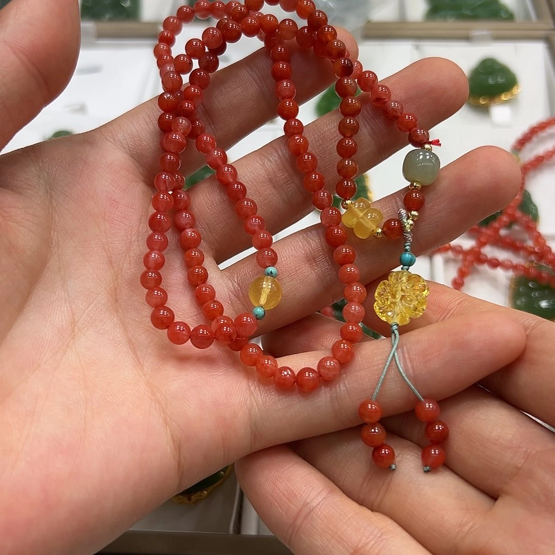 南红玛瑙未镶嵌颈饰原****里