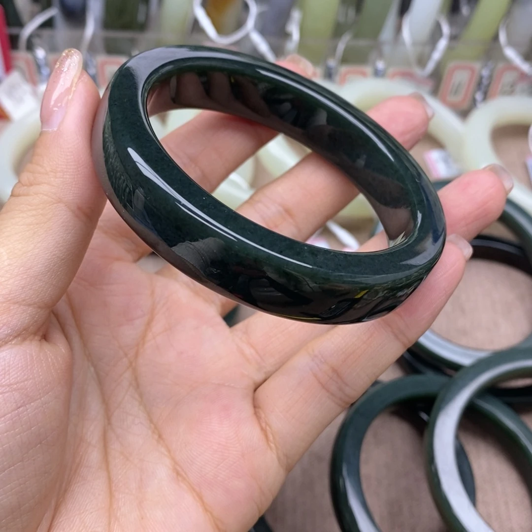 和田玉手镯未镶嵌?***?卡56