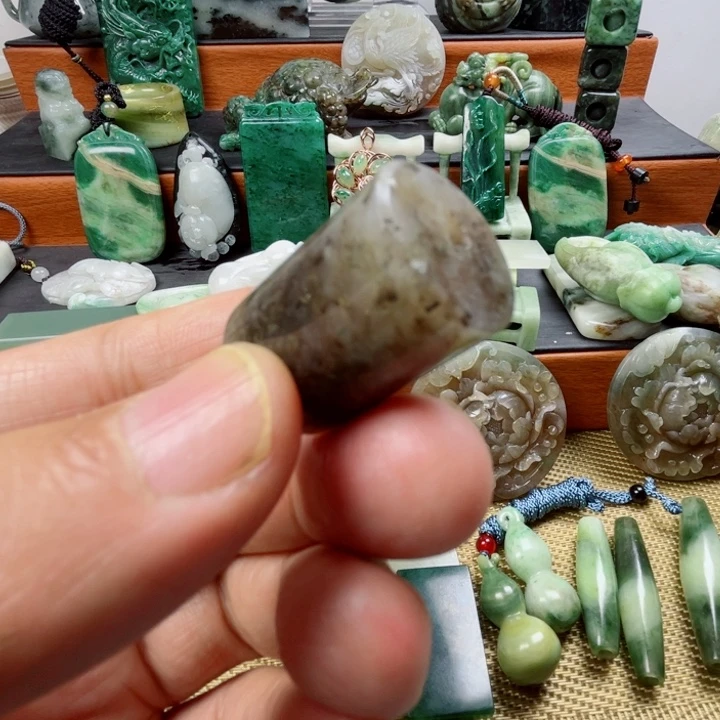独山玉未镶嵌珠宝半成品
