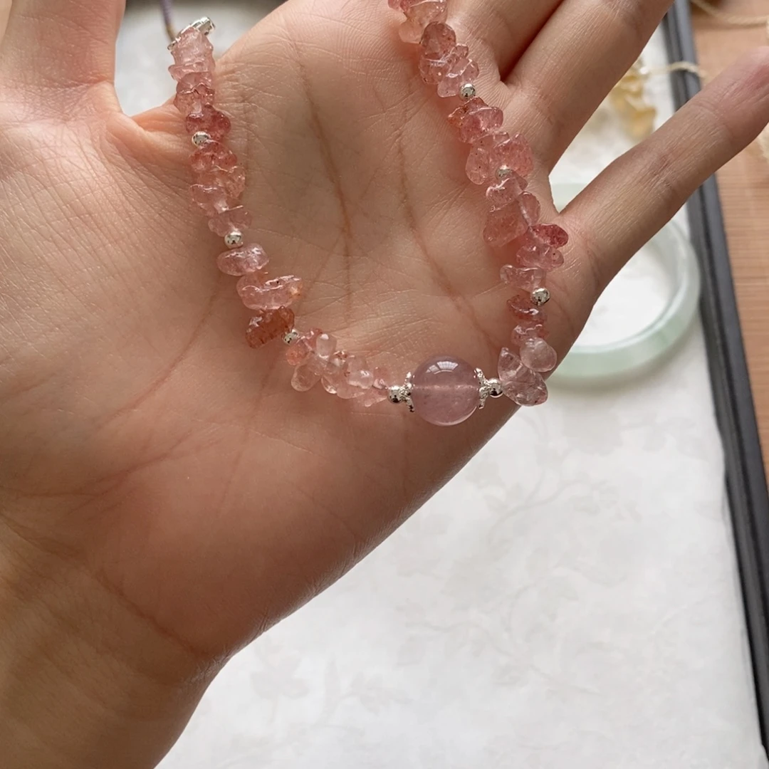 王***婆石英质玉手镯未镶嵌
