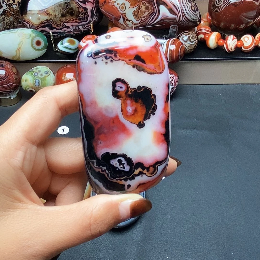 未镶嵌两毛玛瑙/玉髓今*