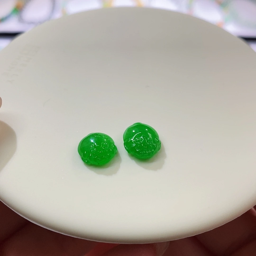 裸石翡翠一对绿貔貅