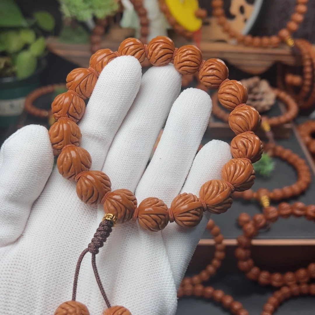 吊坠桃核1.6祥云手持