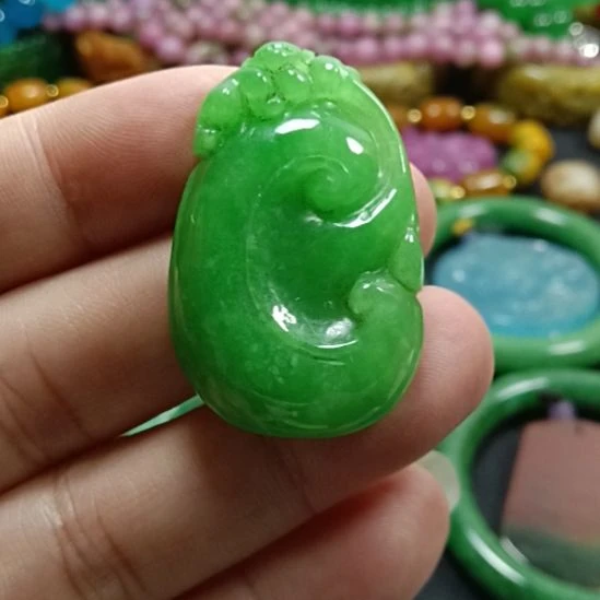 翡翠未镶嵌挂件翡翠