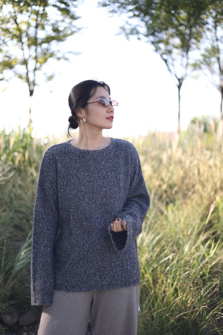 见暖-简约精致休闲桑蚕丝羊绒一字领花纱长袖针织衫