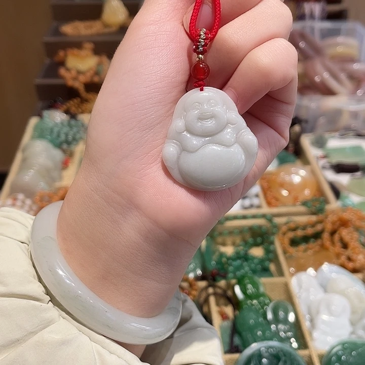 石英质玉未镶嵌颈饰