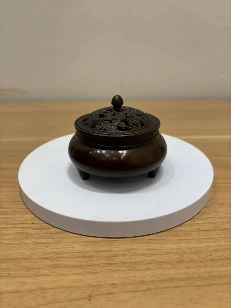 家用摆件龙底熏香炉