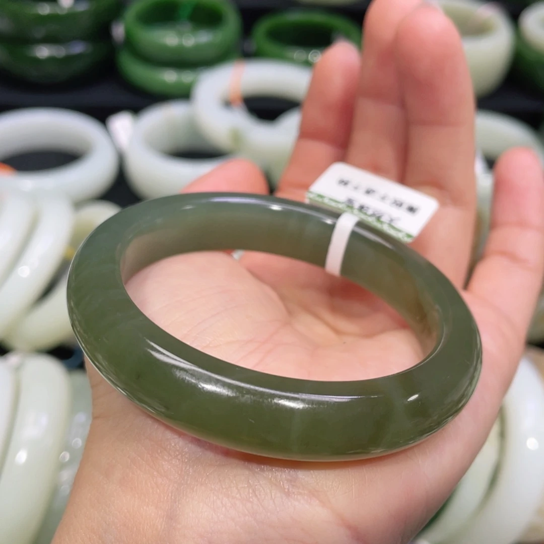 未镶嵌手镯和田玉48